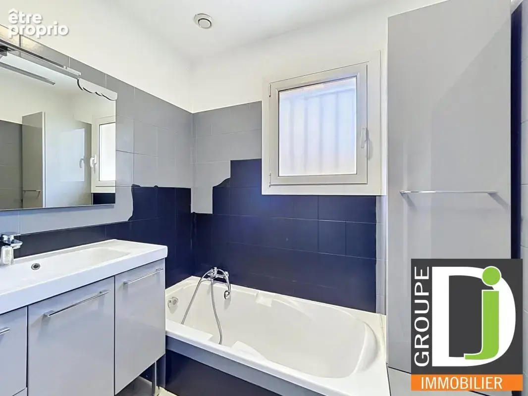 Maison plain-pied à vendre à Montmeyran, avec piscine et grand - photo 8