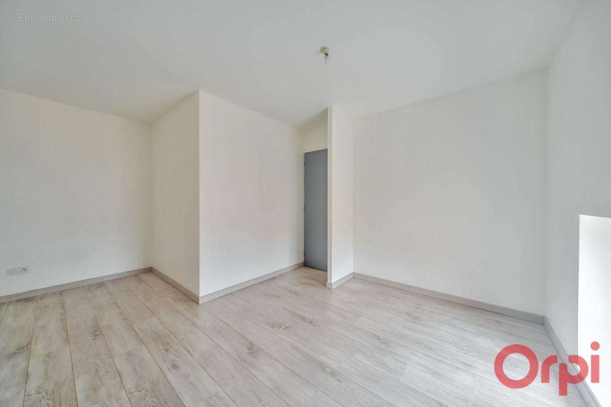 Appartement à CHARNAY-LES-MACON