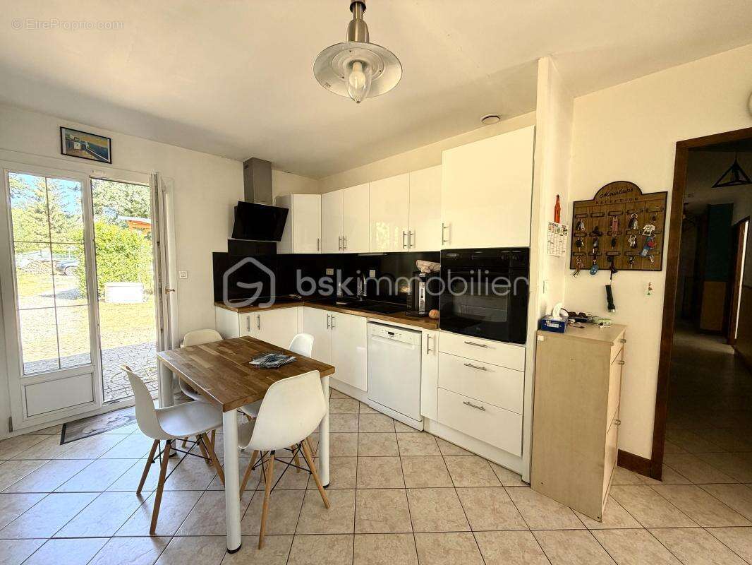 Maison plain-pied, 4 chambres, espac bureau, 2 salle de bain - photo 8