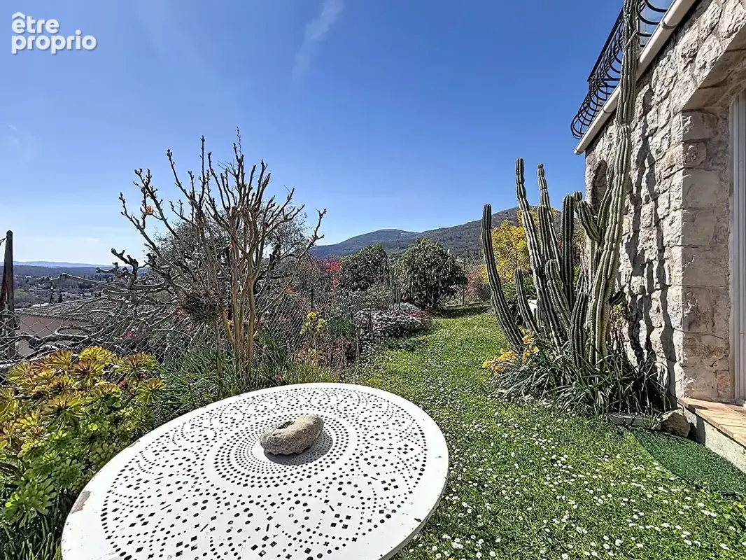 Maison à vendre à Vence avec vue mer  exceptionelle - photo 12