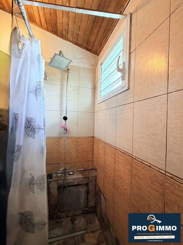 Maison 80 m² à Saint-Pierre  - photo 8