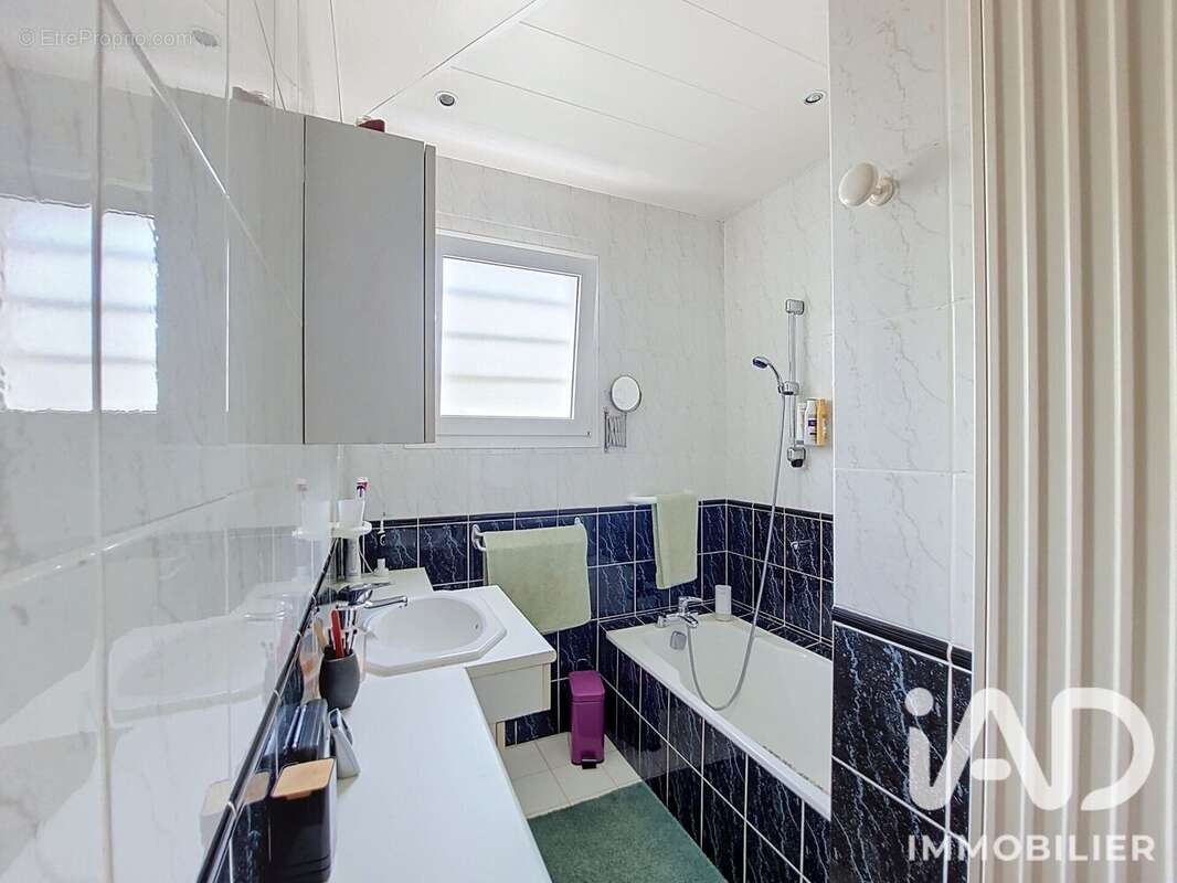 Appartement 105 m² à Chateau-Arnoux-Saint-Auban  - photo 7