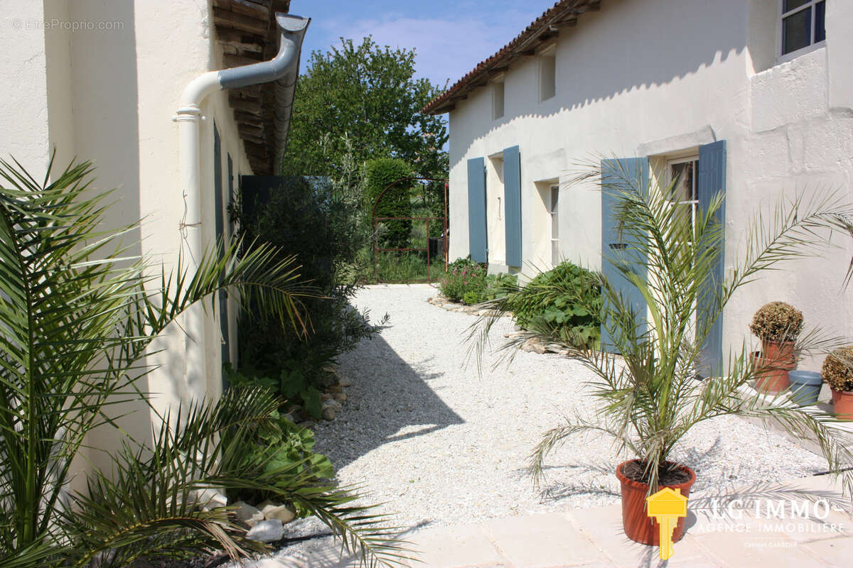 Maison de 118 m2 avec jardin et dépendances - photo 40