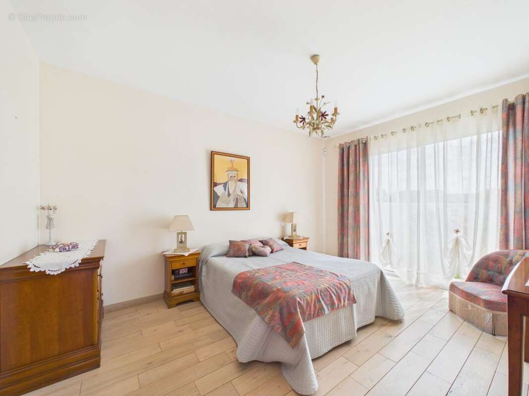Maison 191 m² à Aiffres  - photo 6