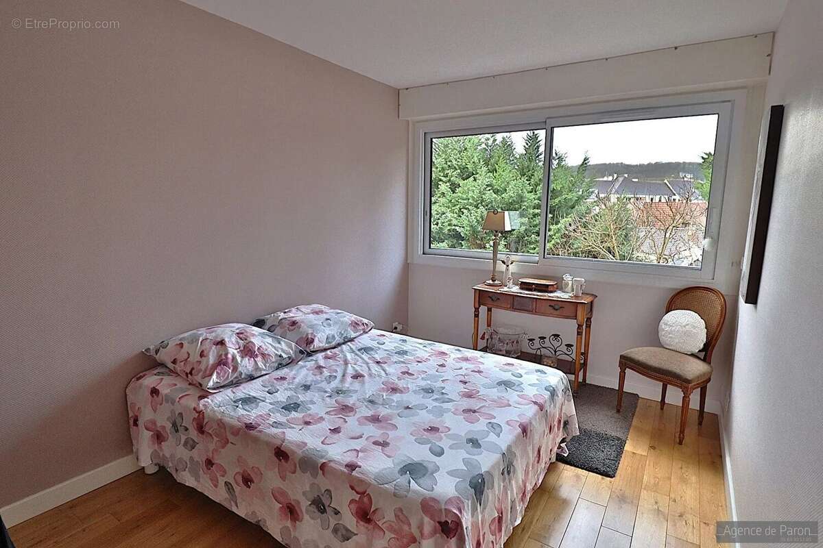 Appartement à VERRIERES-LE-BUISSON