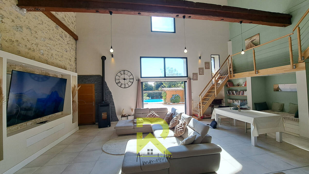 Maison à NISSAN-LEZ-ENSERUNE