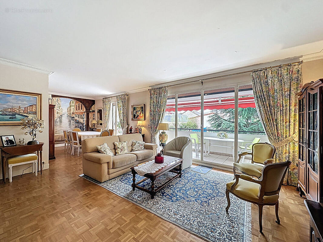 Appartement à SAINT-MAUR-DES-FOSSES