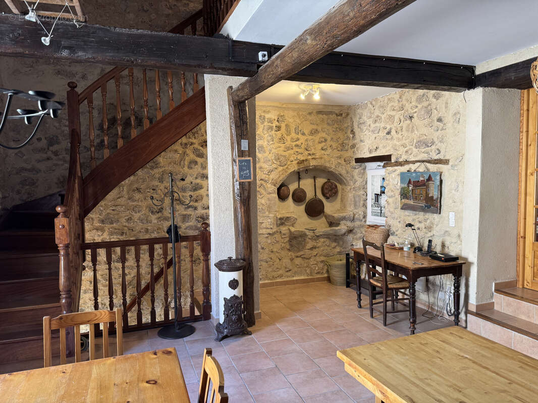 Maison à MONTPEYROUX