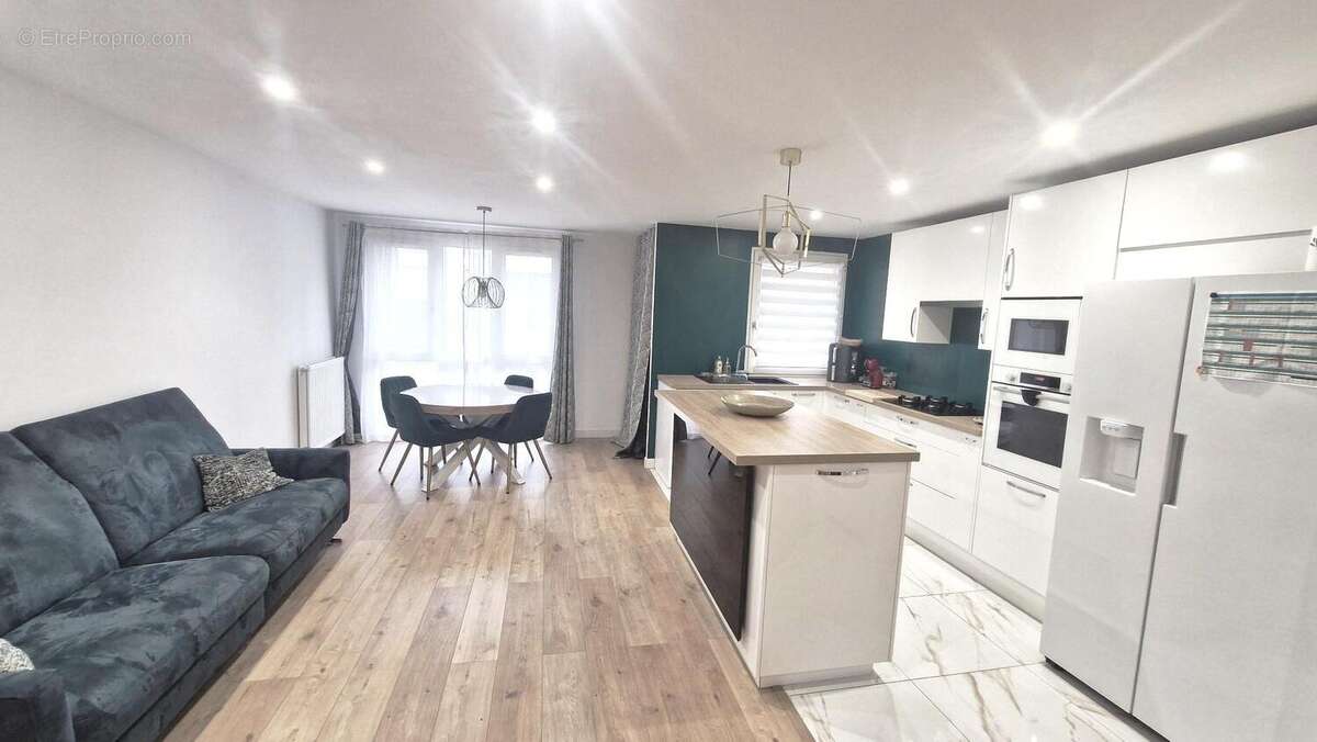 Appartement à SARTROUVILLE