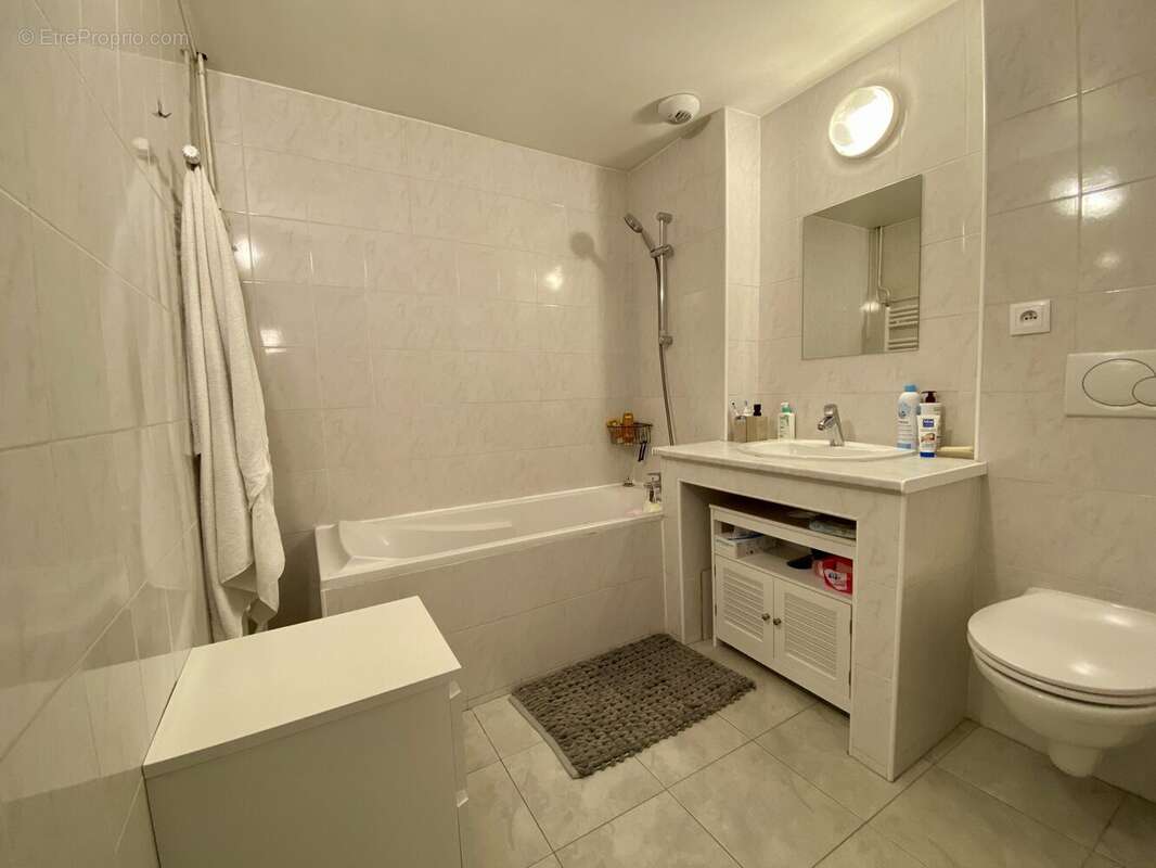 Appartement à BOURG-DE-PEAGE