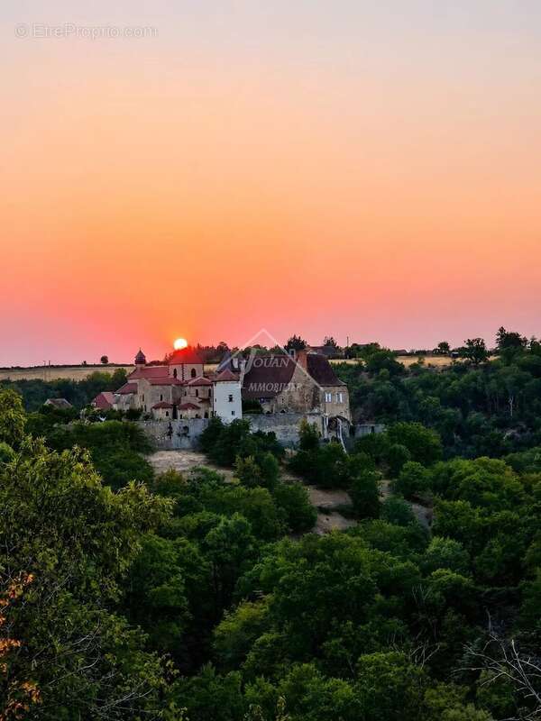 Maison coup de cœur avec vue imprenable sur l’Abbaye de Chantelle - photo 3