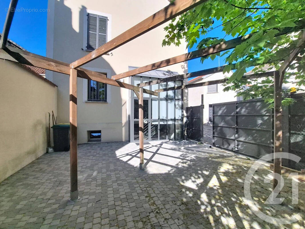 Appartement à BRIE-COMTE-ROBERT
