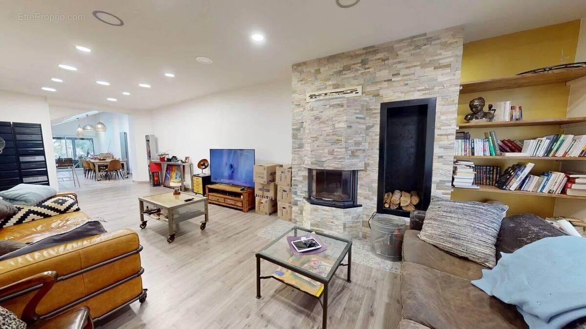 Maison à COURVILLE-SUR-EURE