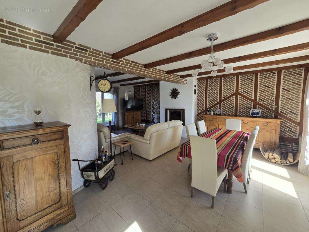 Maison à IZEL-LES-HAMEAUX