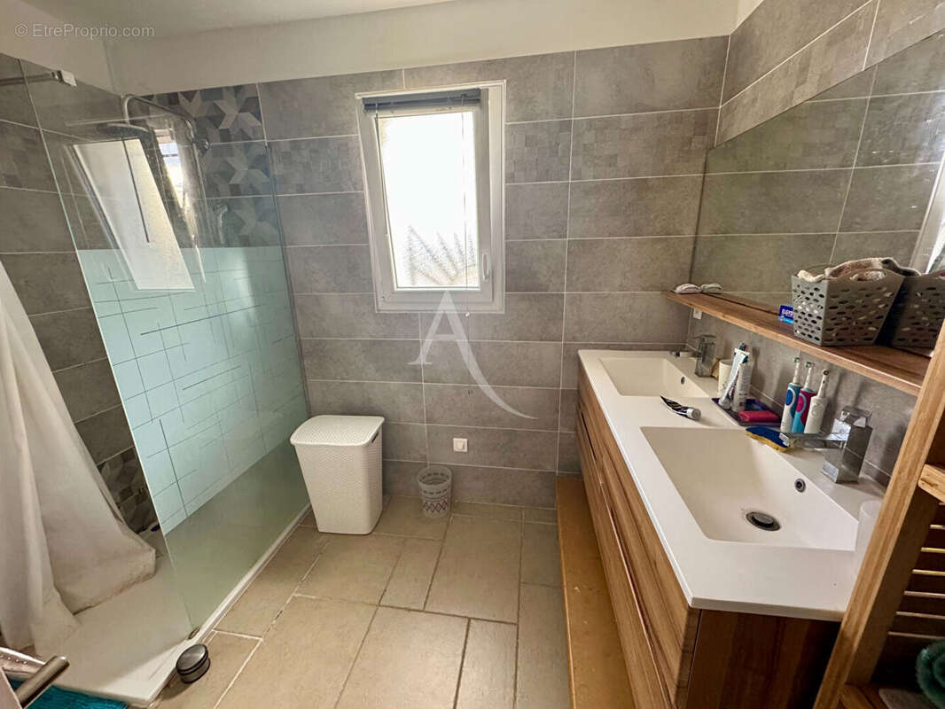 Maison à CASTELNAU-VALENCE