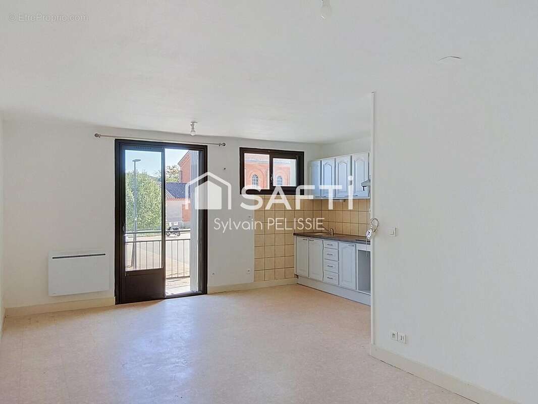 Photo 3