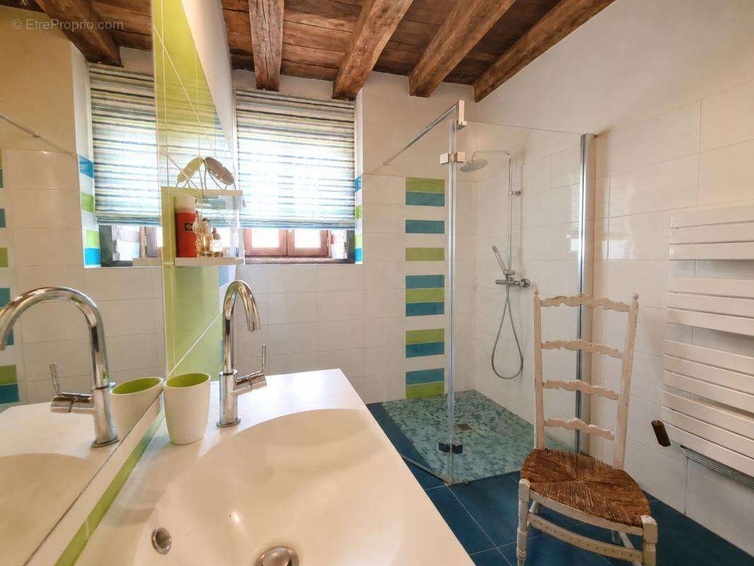 Maison en pierre 7 pièces – 230 m² – Dépendances 170 m² – Terrain 14 504 m² – Saint-Paul - photo 10