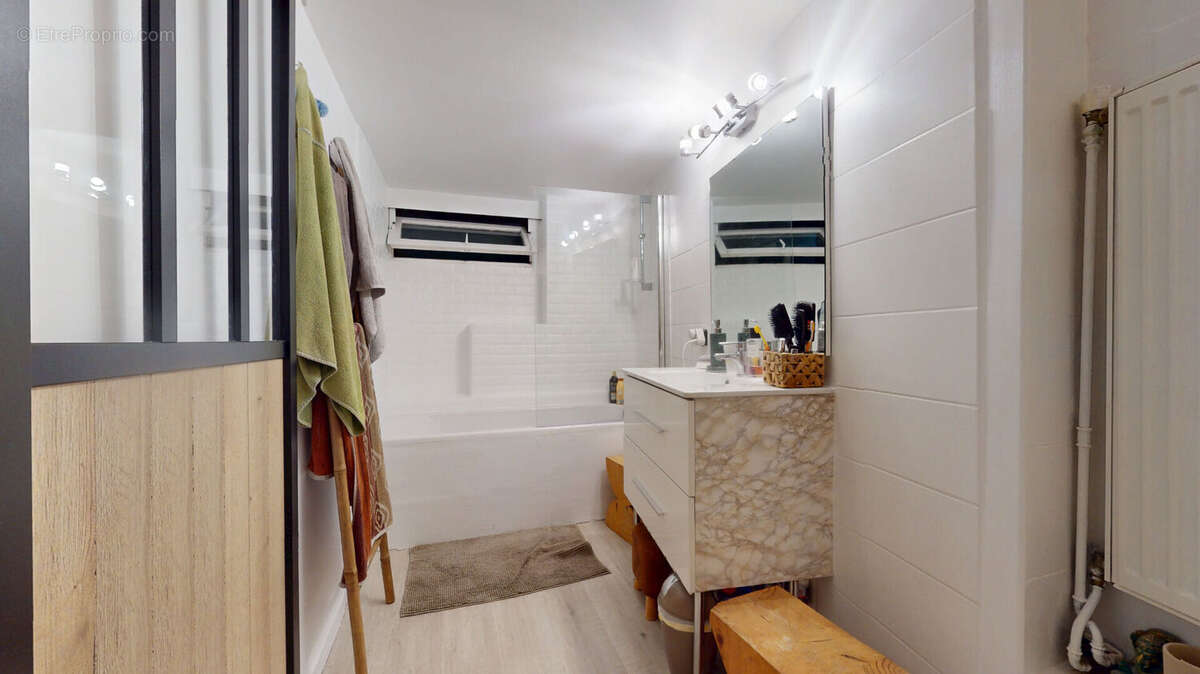 Appartement à VILLENEUVE-LOUBET