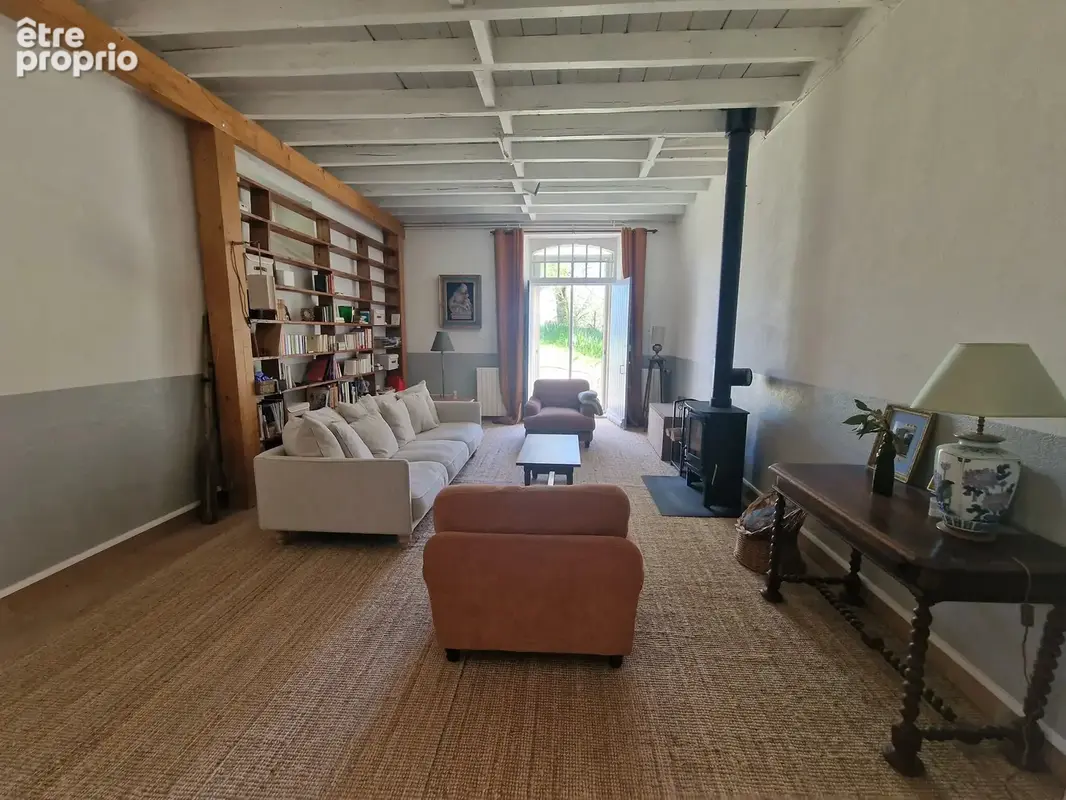 Maison de maitre à l'entrée du village - photo 4
