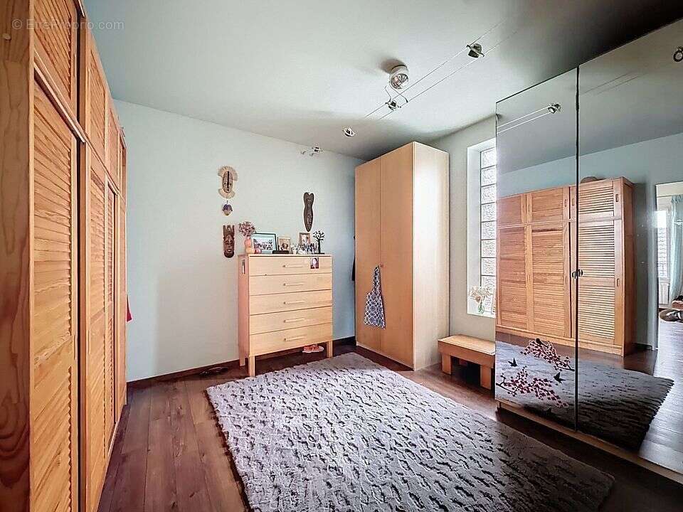 Appartement à VOISINS-LE-BRETONNEUX