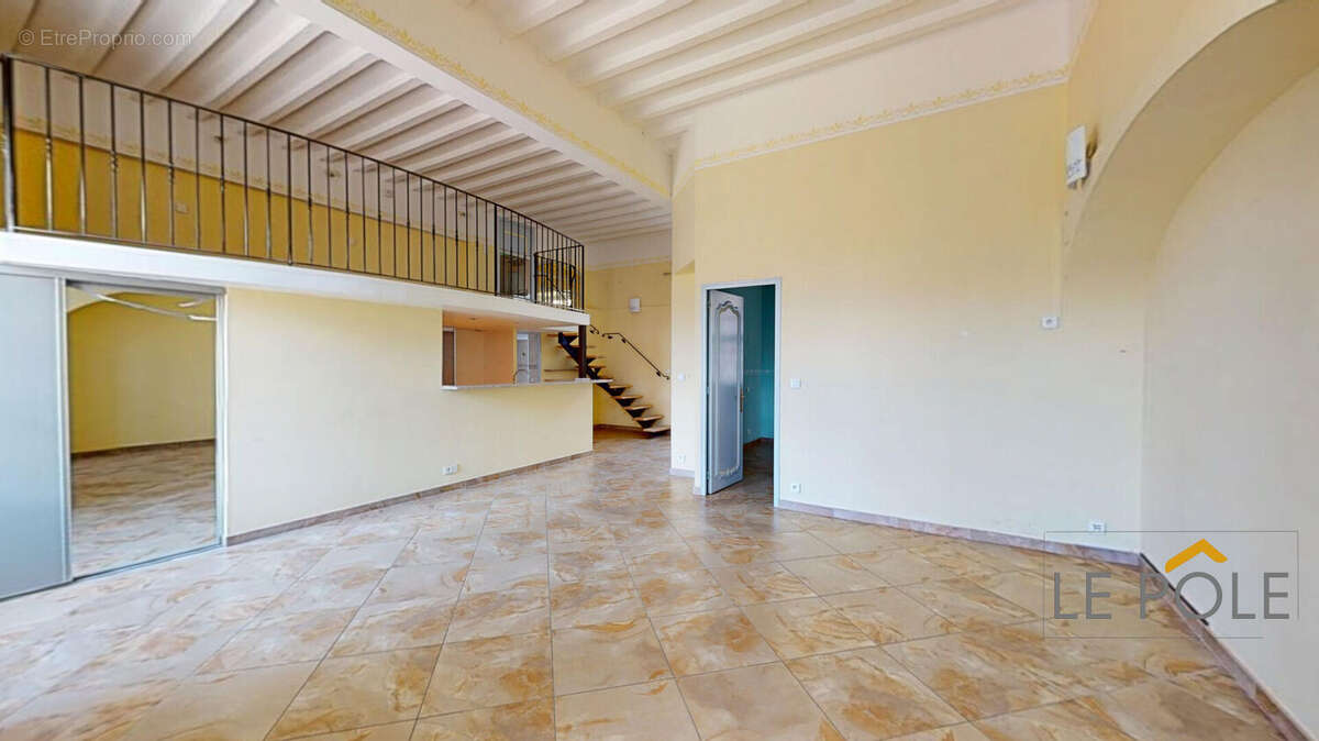 Appartement à MONTBOUCHER-SUR-JABRON