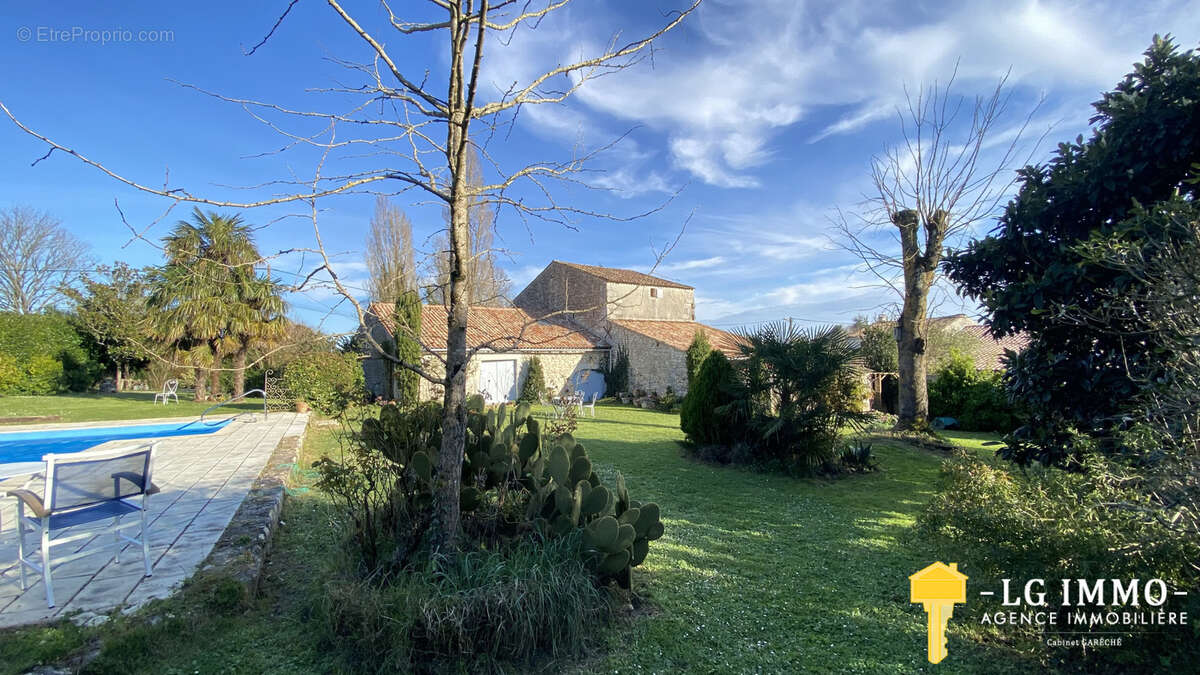 Maison à BOUTENAC-TOUVENT