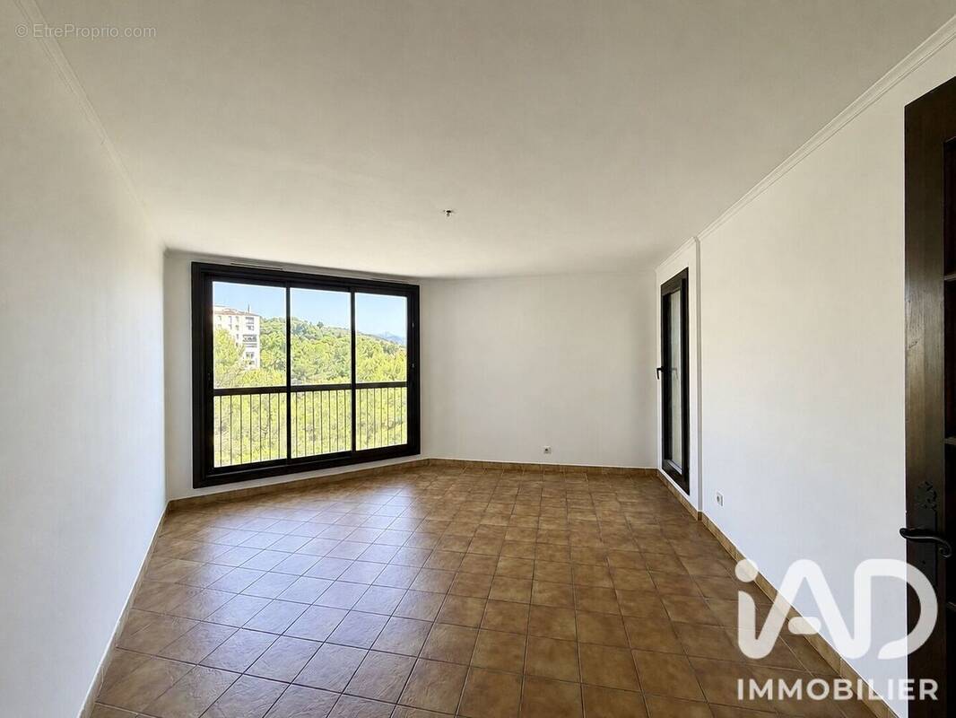 Photo 1 - Appartement à CARROS