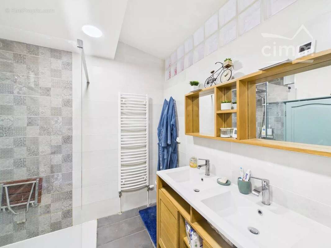 Maison à ECHIROLLES