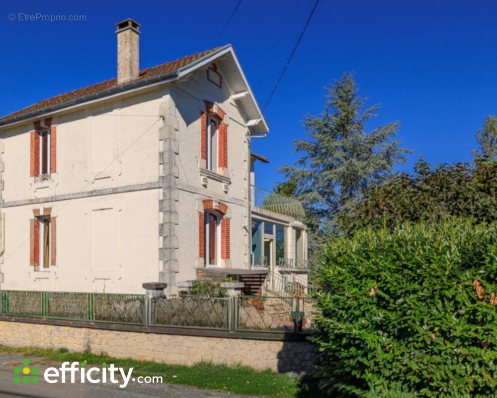 Maison à VILLEFRANCHE-DE-LONCHAT