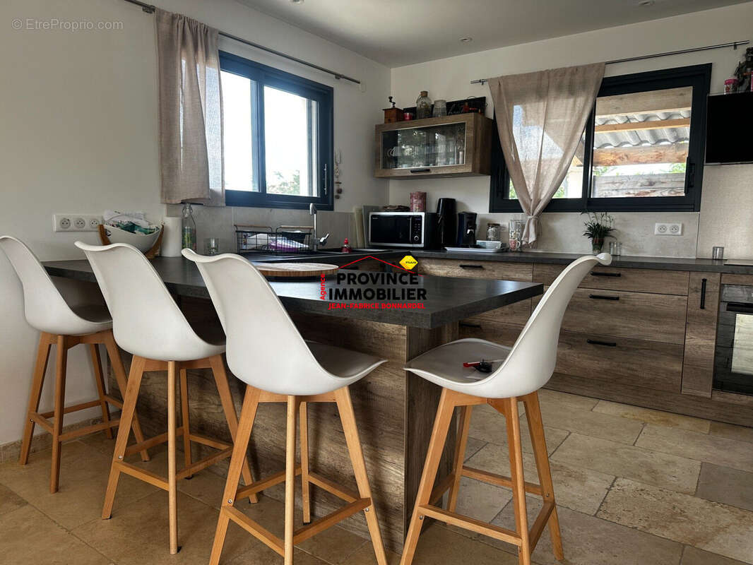 Maison 133 m² à Grillon  - photo 4