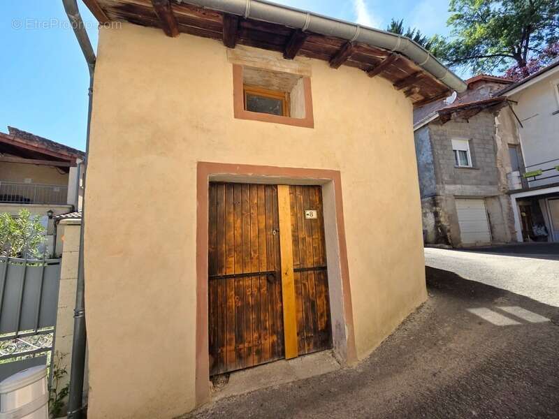 Maison à SAINT-BONNET-LES-ALLIER