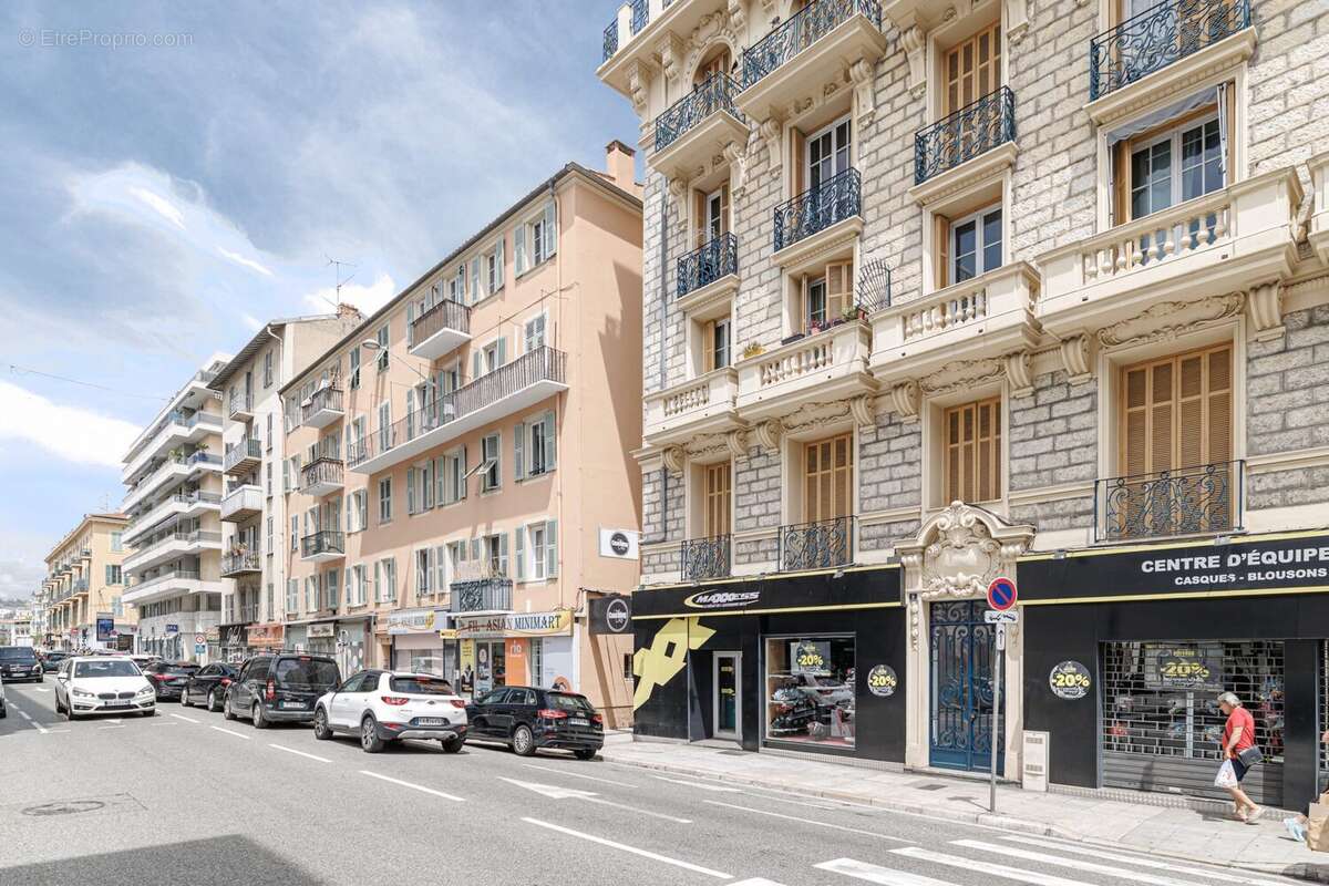 Appartement 64 m² à Nice  - photo 3