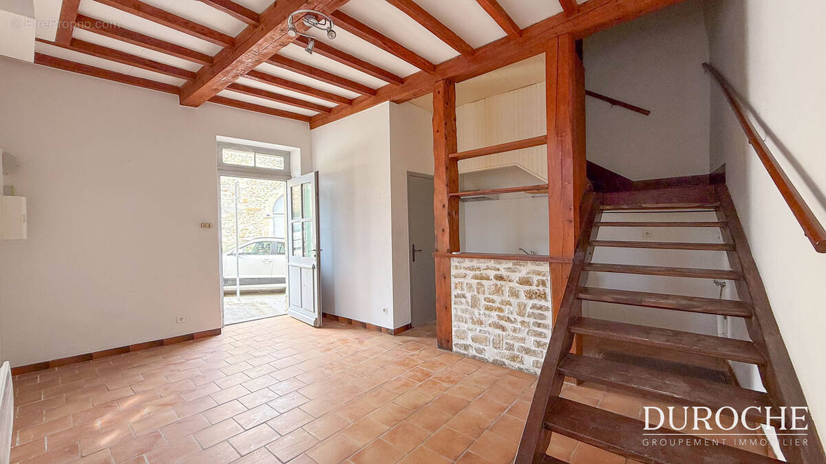 Maison à VALREAS