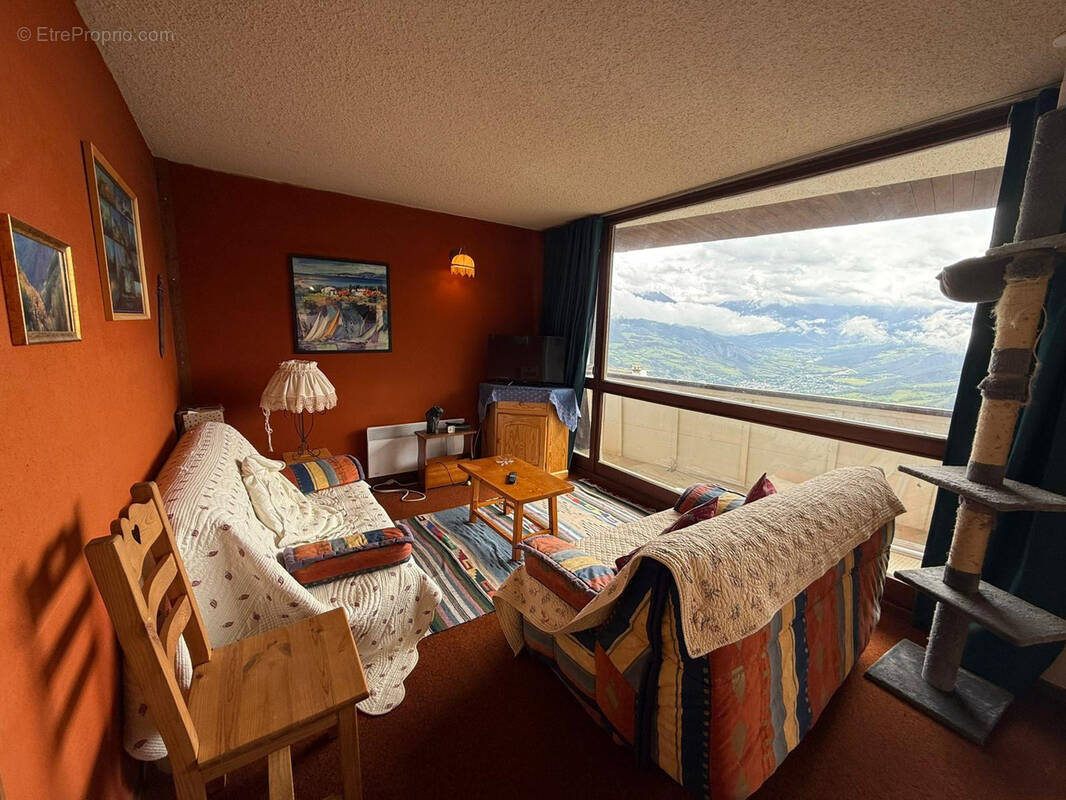 Appartement à UVERNET-FOURS