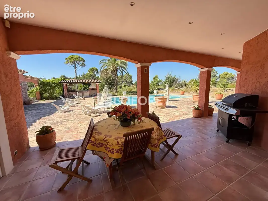 Propriété provençale vue panoramique Piscine balnéo et Helisurface - photo 14