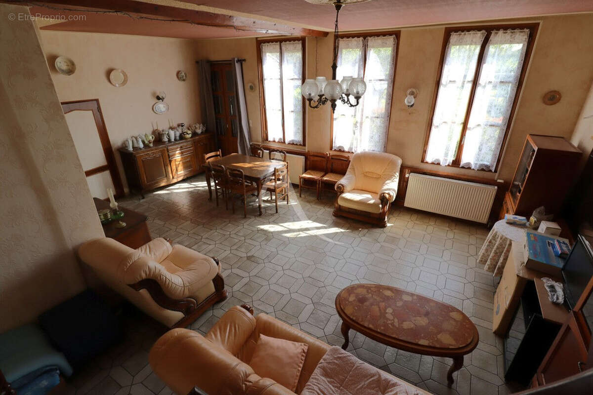 Maison à LA HAYE-MALHERBE