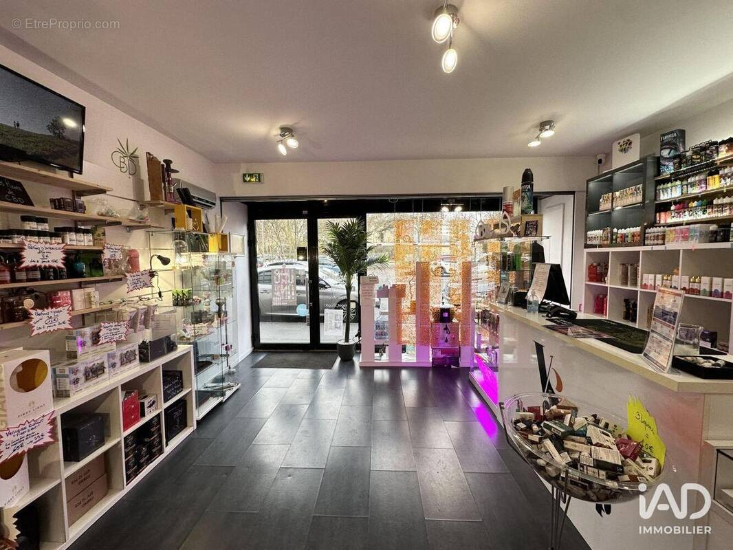 Photo 1 - Commerce à LONGJUMEAU