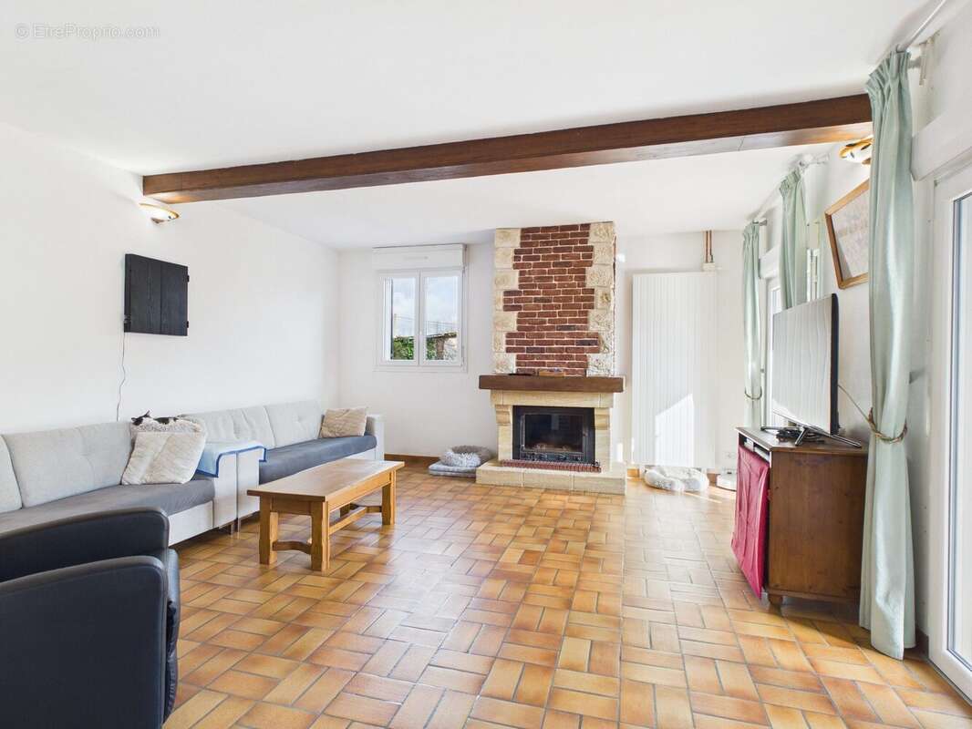 Maison à SAINT-MESMIN