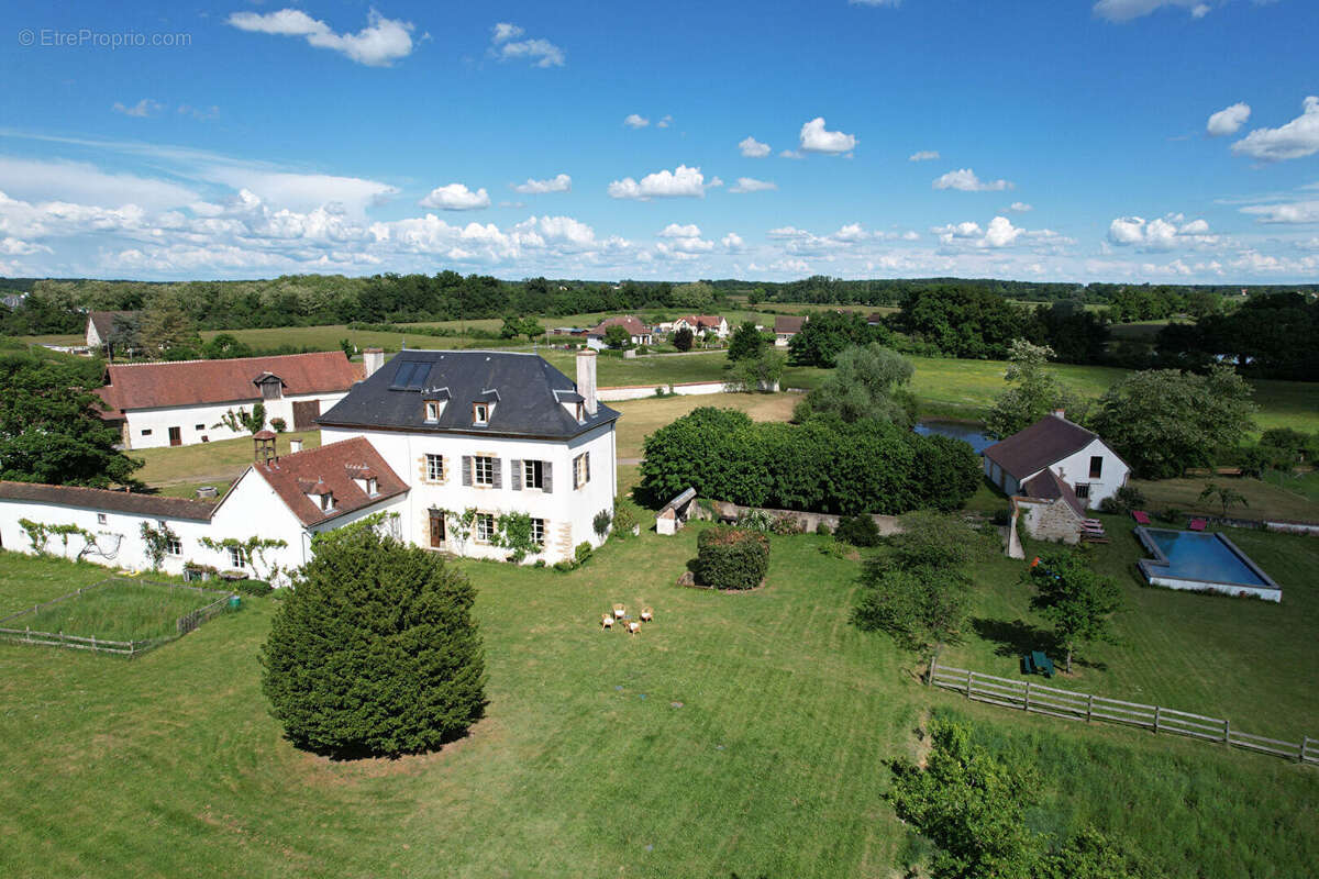 Maison à YZEURE