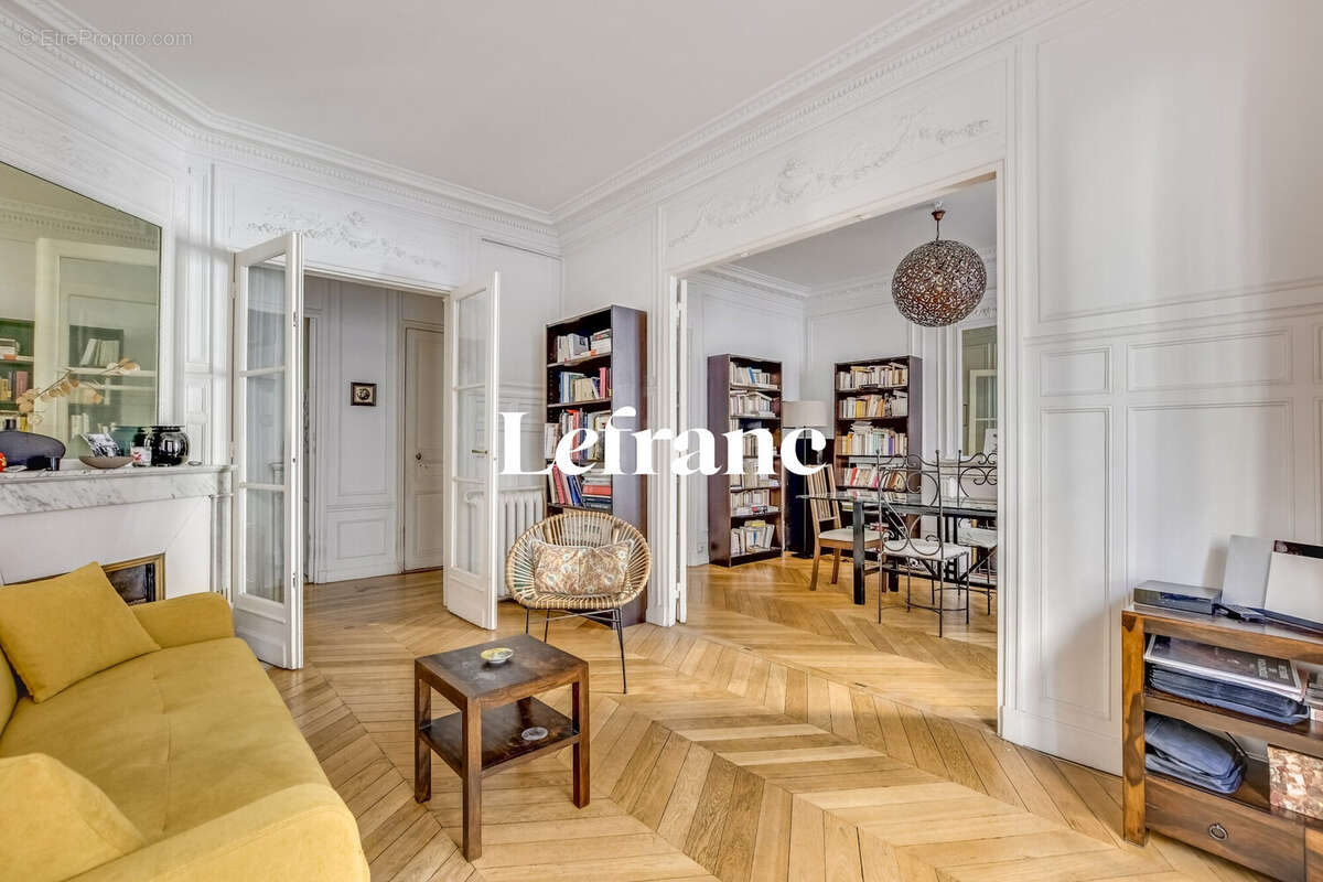 Appartement à PARIS-15E
