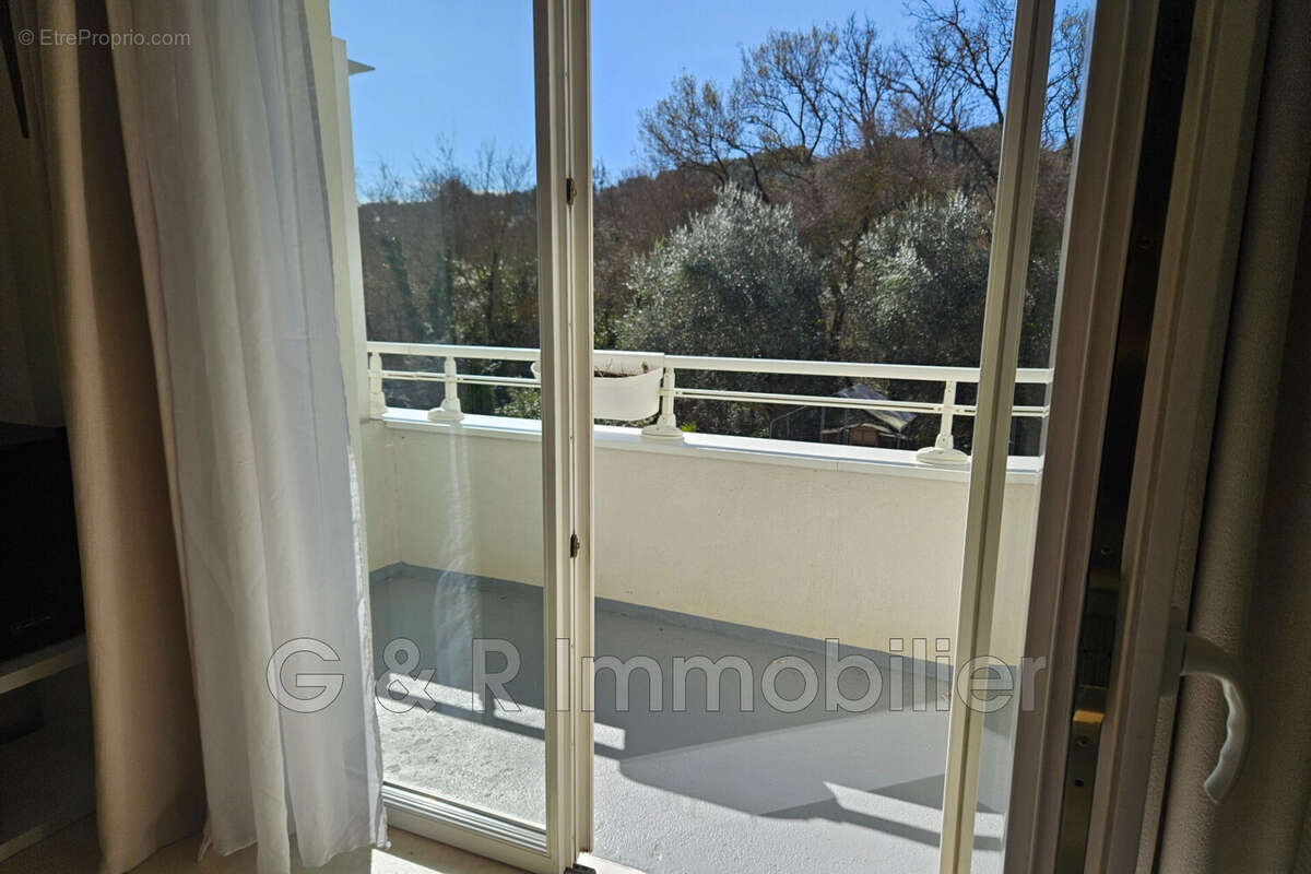 Appartement à LA BOUILLADISSE