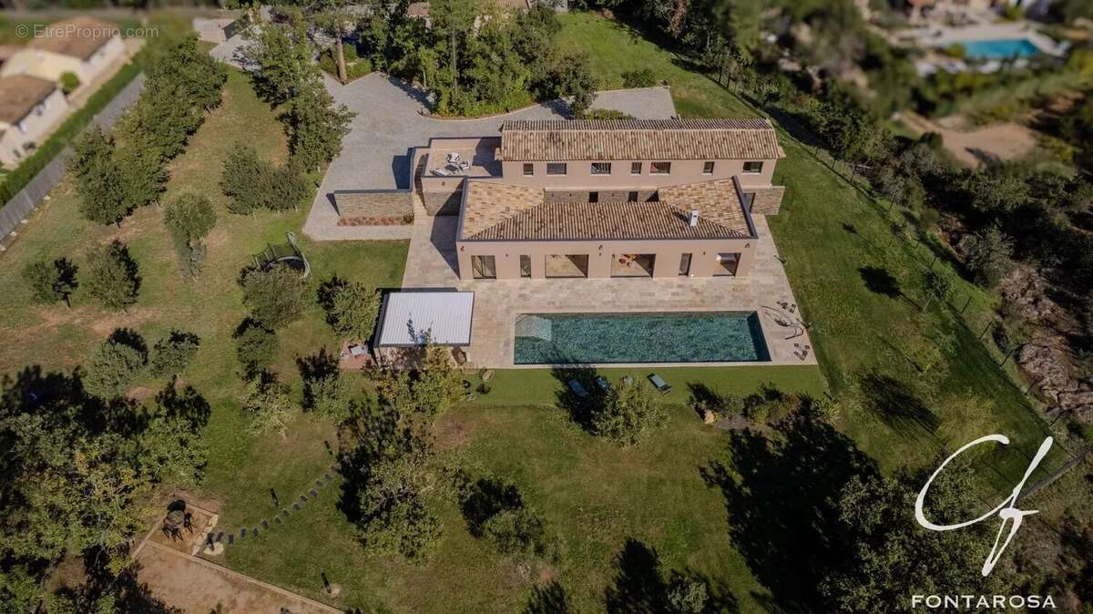 Maison à BAGNOLS-EN-FORET