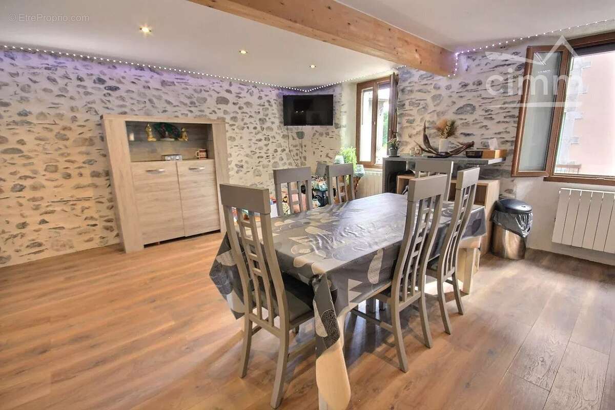Appartement à LA ROCHETTE