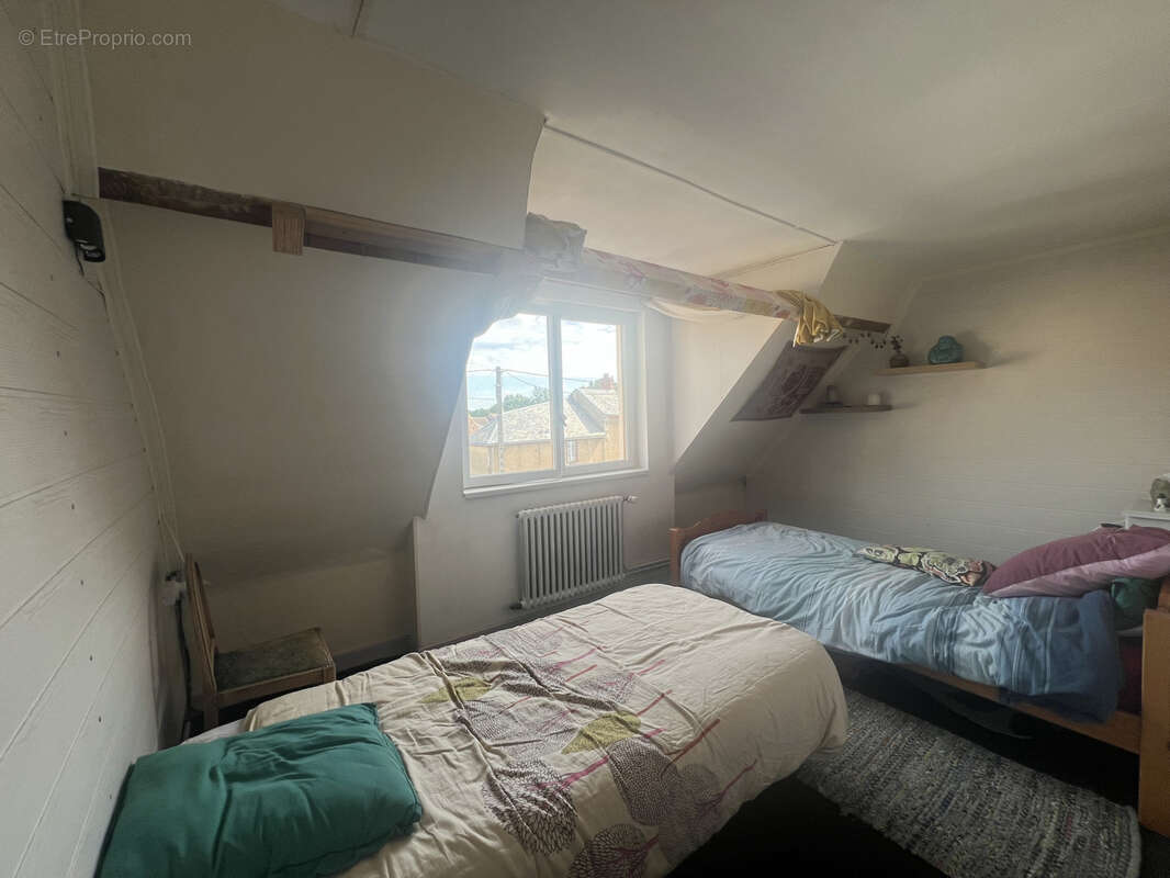 Maison à URCIERS