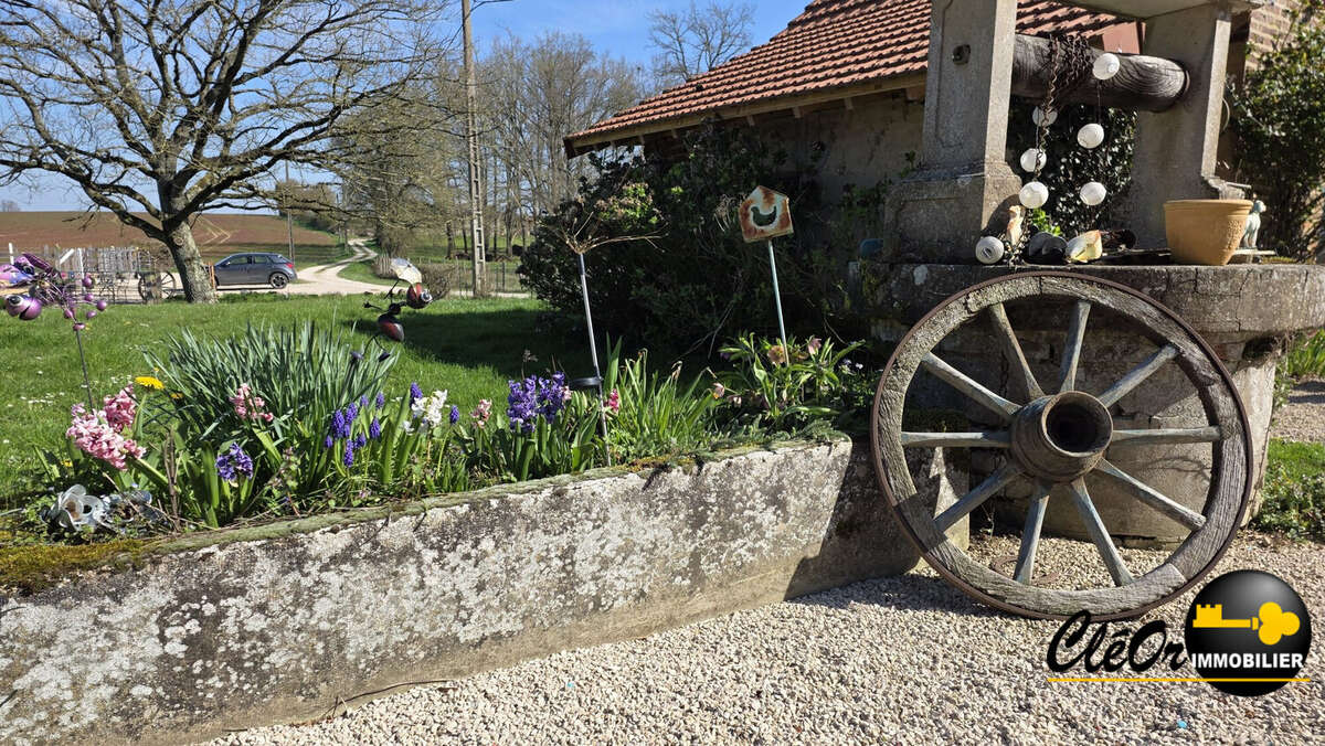 Maison à MOUTHIER-EN-BRESSE