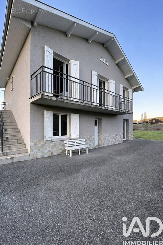 Photo 1 - Maison à ESPES-UNDUREIN