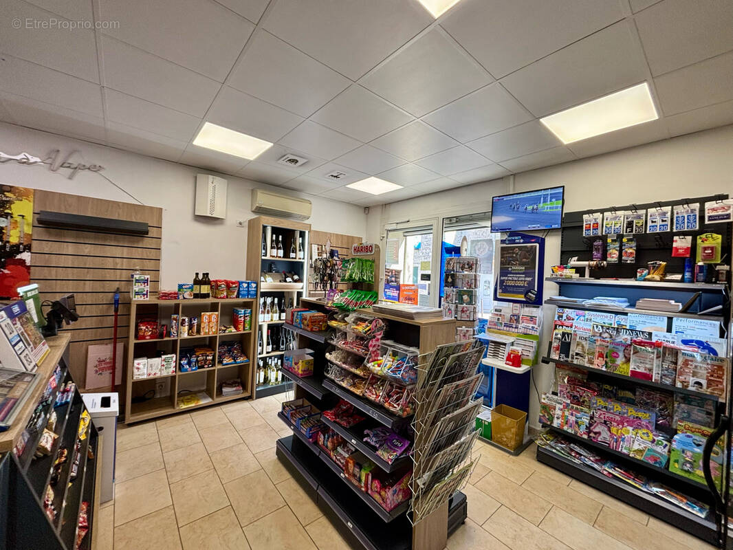 Commerce à NAGES-ET-SOLORGUES