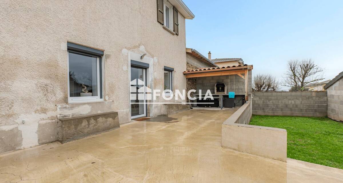 Maison à CLONAS-SUR-VAREZE