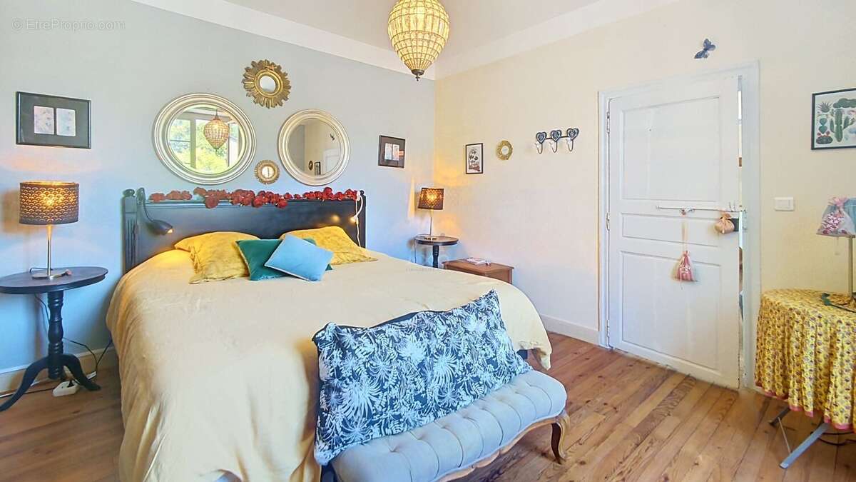 Ancien presbytère de caractère entièrement rénové de 198 m² habitables avec jardin à Labastide-d'Armagnac** - photo 8