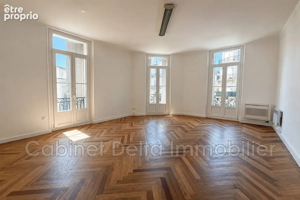 Commerce 160 m² à Toulon  - photo 3